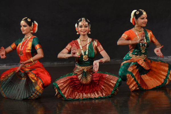 Triveni Bharatanatyam dance performance of Alarippu